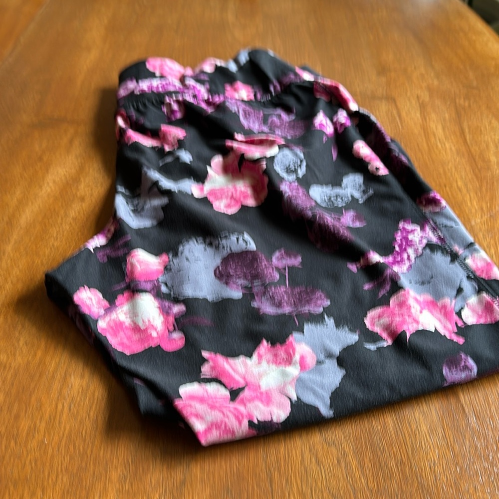 Leggings with a beautiful floral pattern